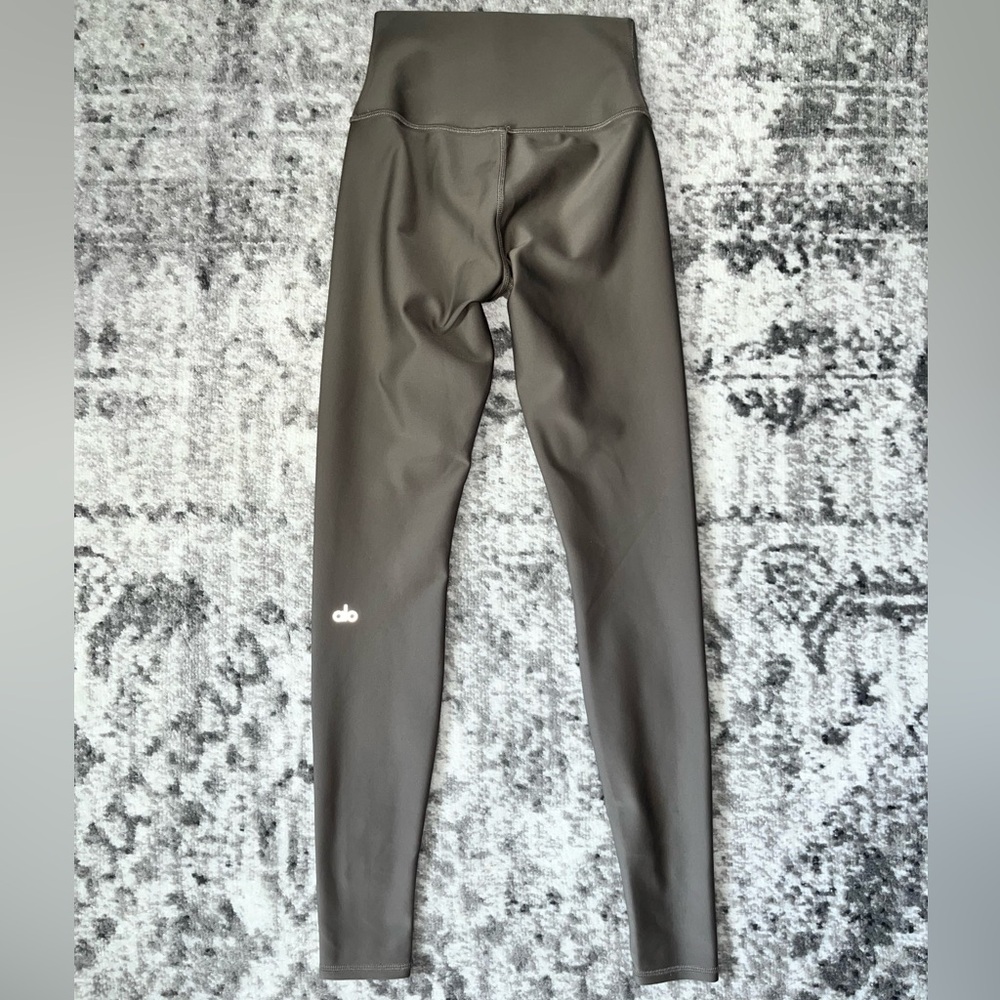 Alo Yoga High-Waist Airlift Legging